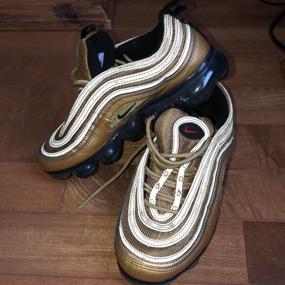 Nike Air VaporMax 97 Metallic Gold size 6 - Picture 3 of 12